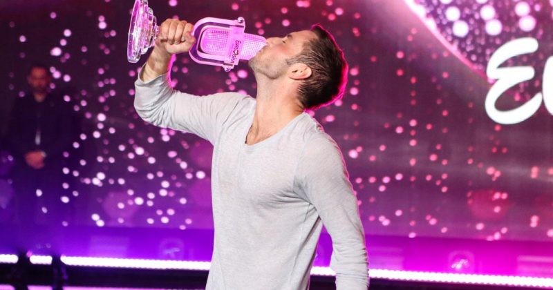 Eurovision Winner Måns Zelmerlöw Reacts to the Defeat in the Sweden's ...