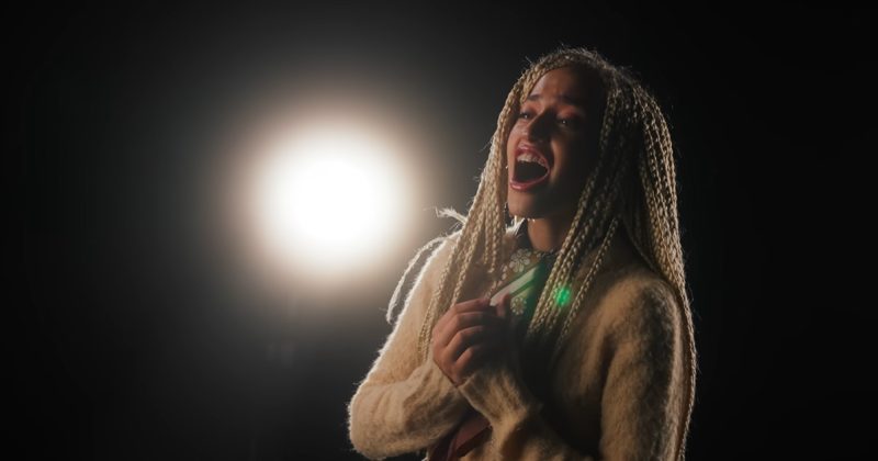 Watch: Monroe, France’s Eurovision 2026 Representative, Performs “Regarde” Live